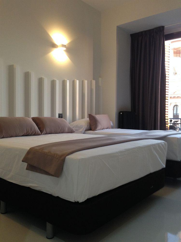 Hotel Gran Via 44 Granada