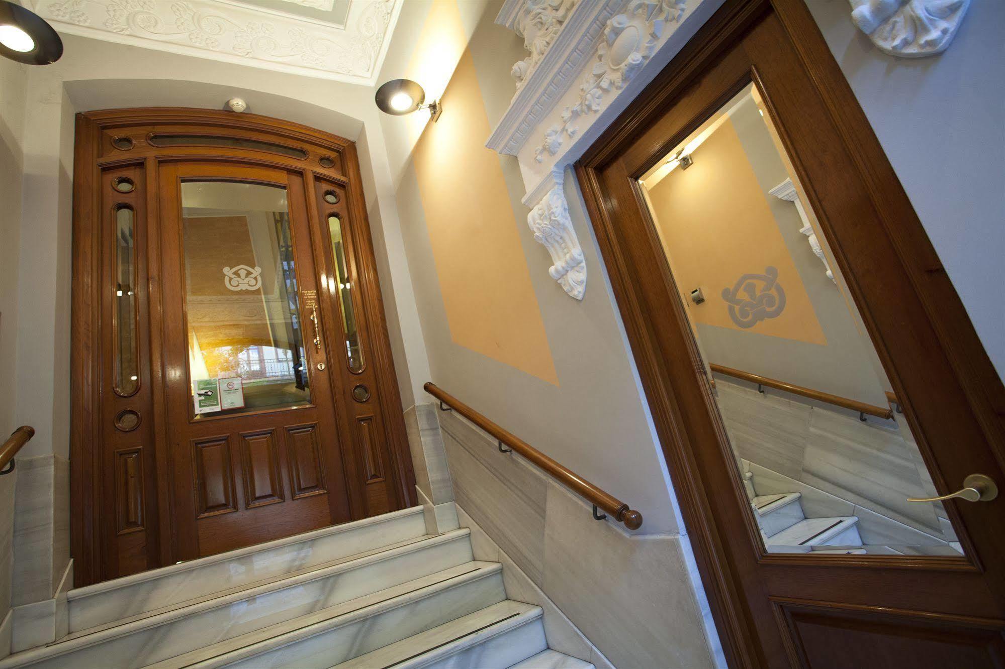 Hotel Gran Via 44 4*
